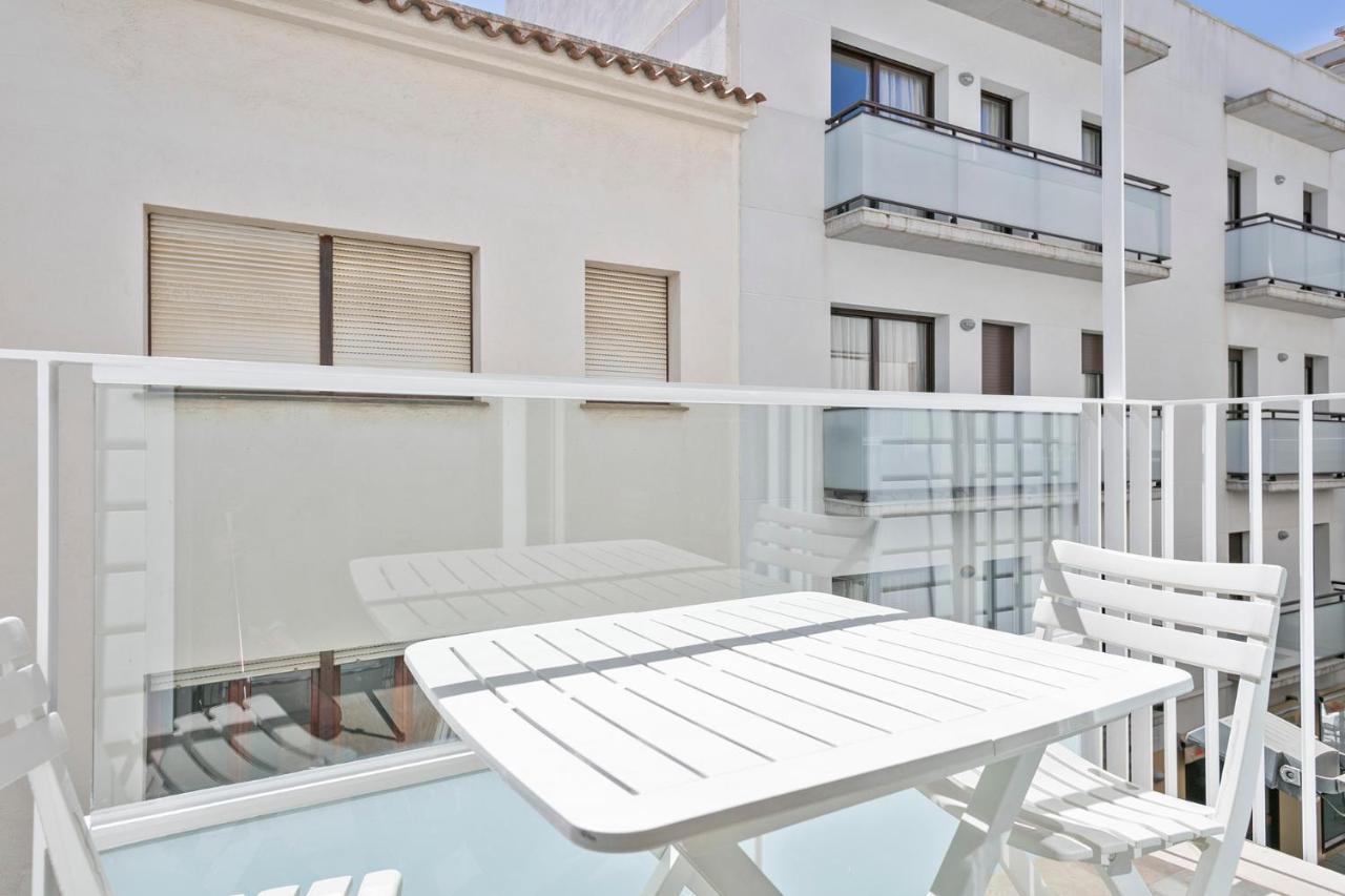 Apartamentos Pepita Bandert Cambrils Bagian luar foto