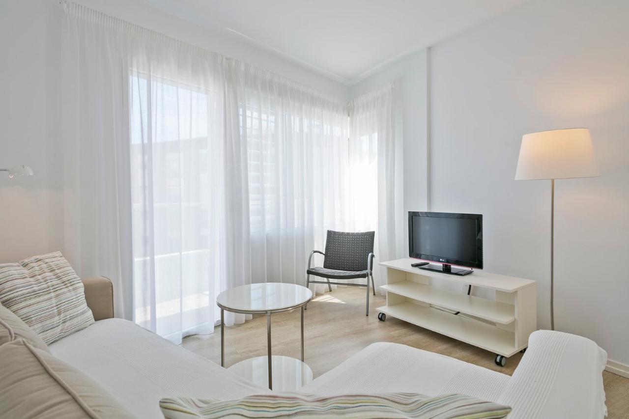 Apartamentos Pepita Bandert Cambrils Bagian luar foto