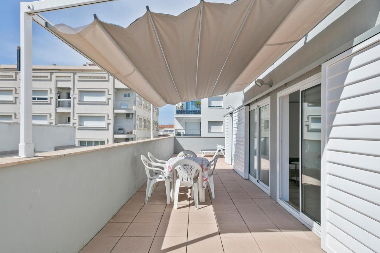 Apartamentos Pepita Bandert Cambrils Bagian luar foto