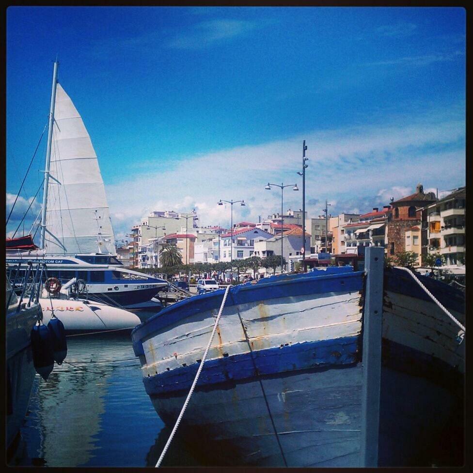 Apartamentos Pepita Bandert Cambrils Bagian luar foto